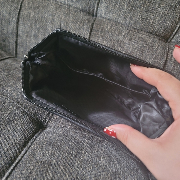 Giorgio Armani Travel Case NWOT Eva Air - Picture 5 of 14